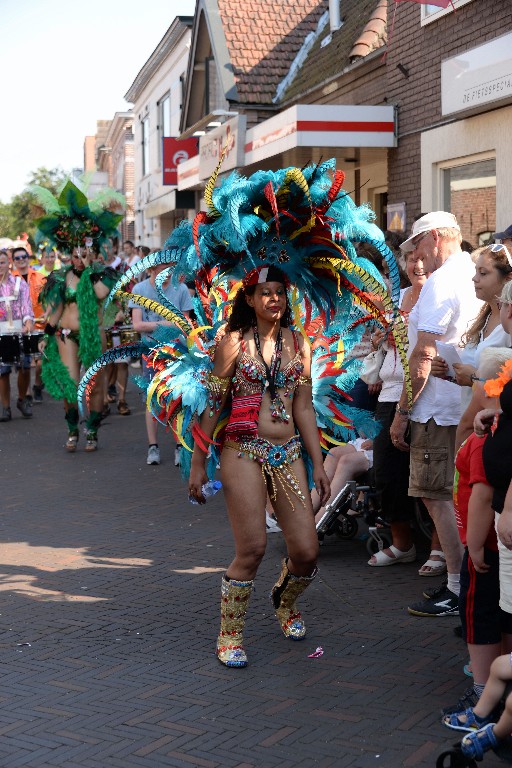 ../Images/Zomercarnaval Noordwijkerhout 150.jpg